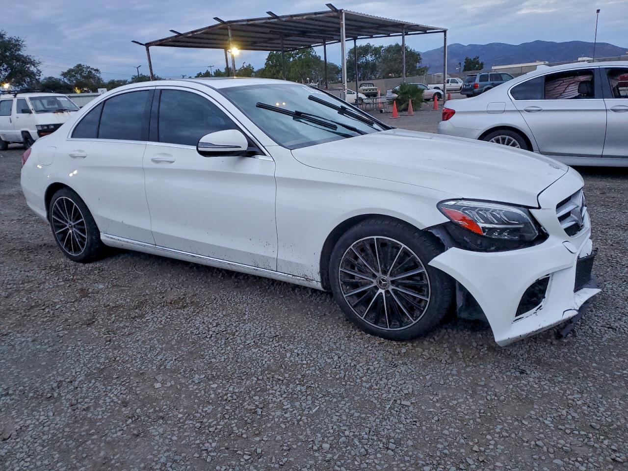 2019 MERCEDES-BENZ C 300 photo 4