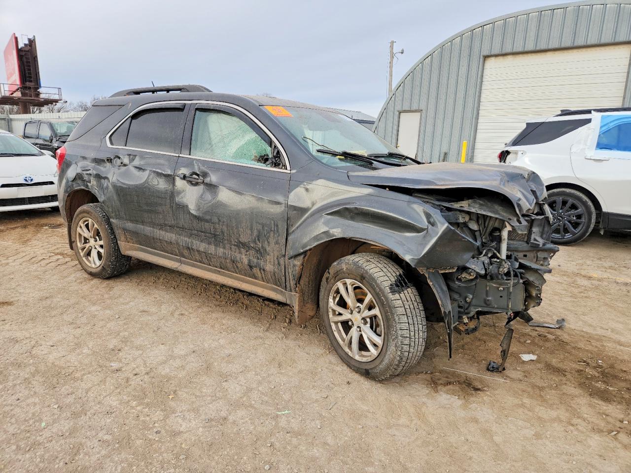 2017 CHEVROLET EQUINOX LT photo 4