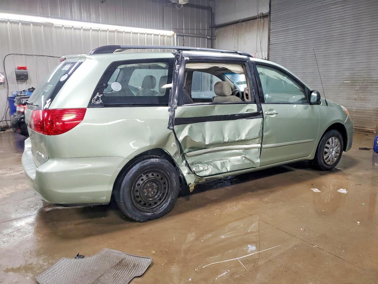 2007 TOYOTA SIENNA CE 7-PASSENGER photo 3