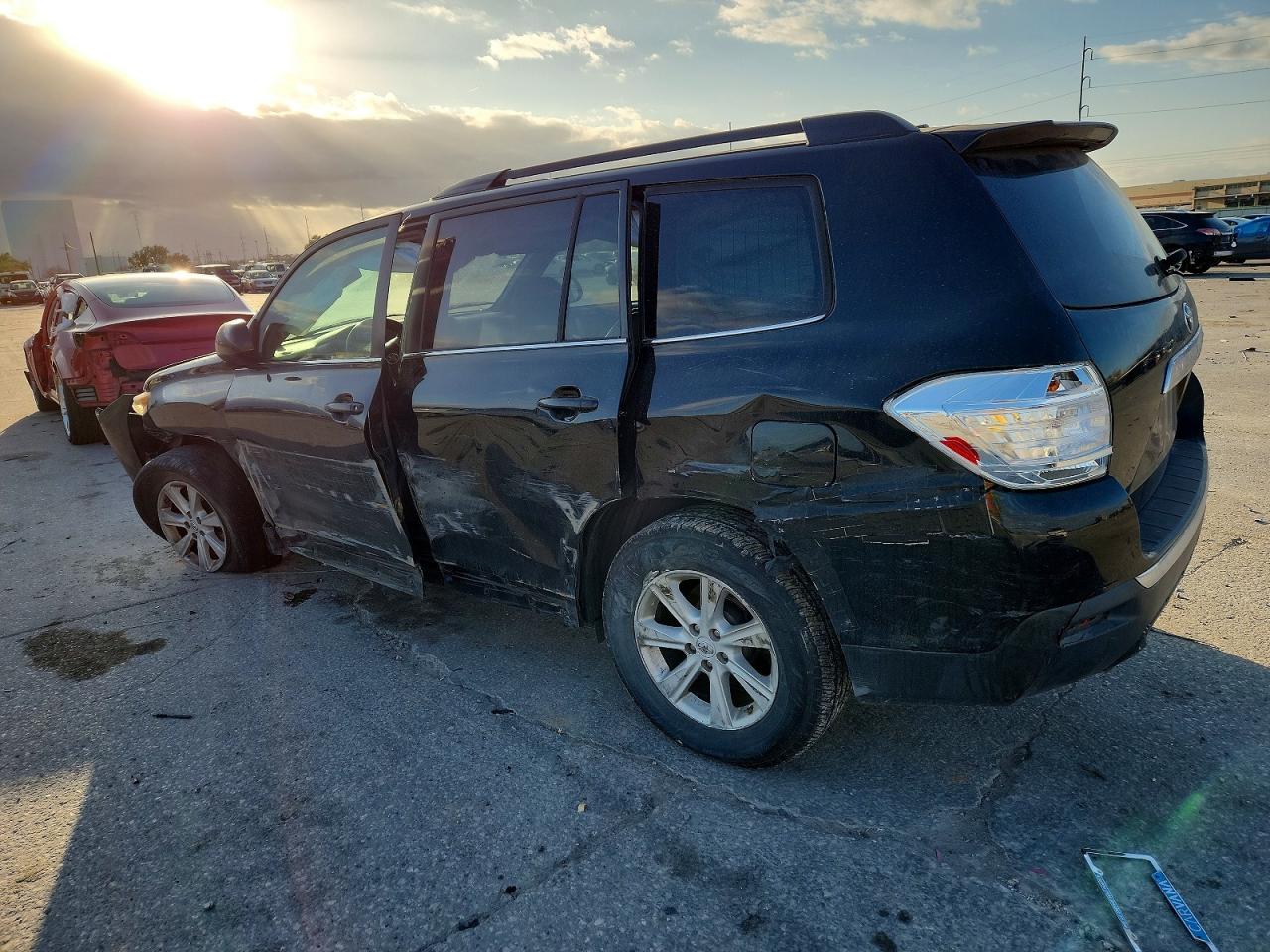 2012 TOYOTA HIGHLANDER BASE photo 2