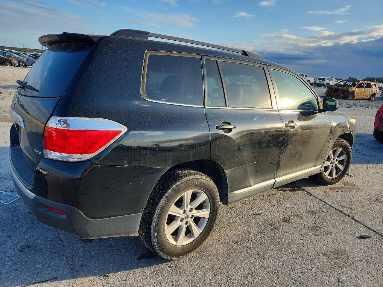 2012 TOYOTA HIGHLANDER BASE photo 3