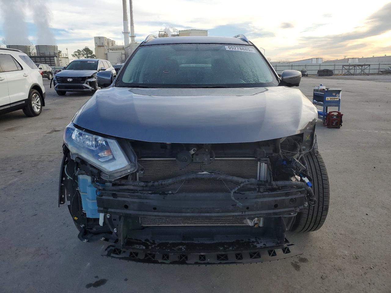 2017 NISSAN ROGUE S photo 5
