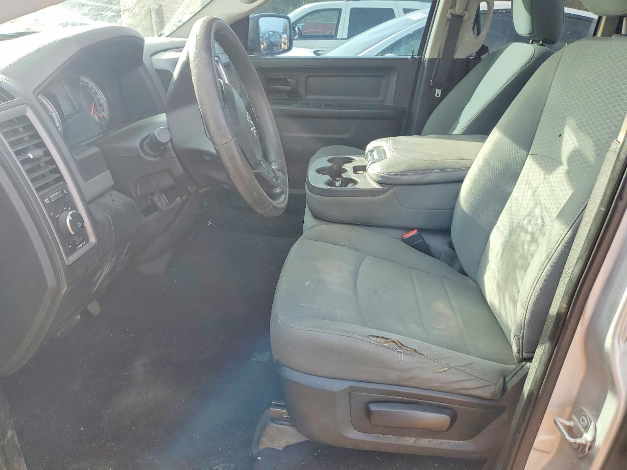 2017 RAM 1500 ST photo 7
