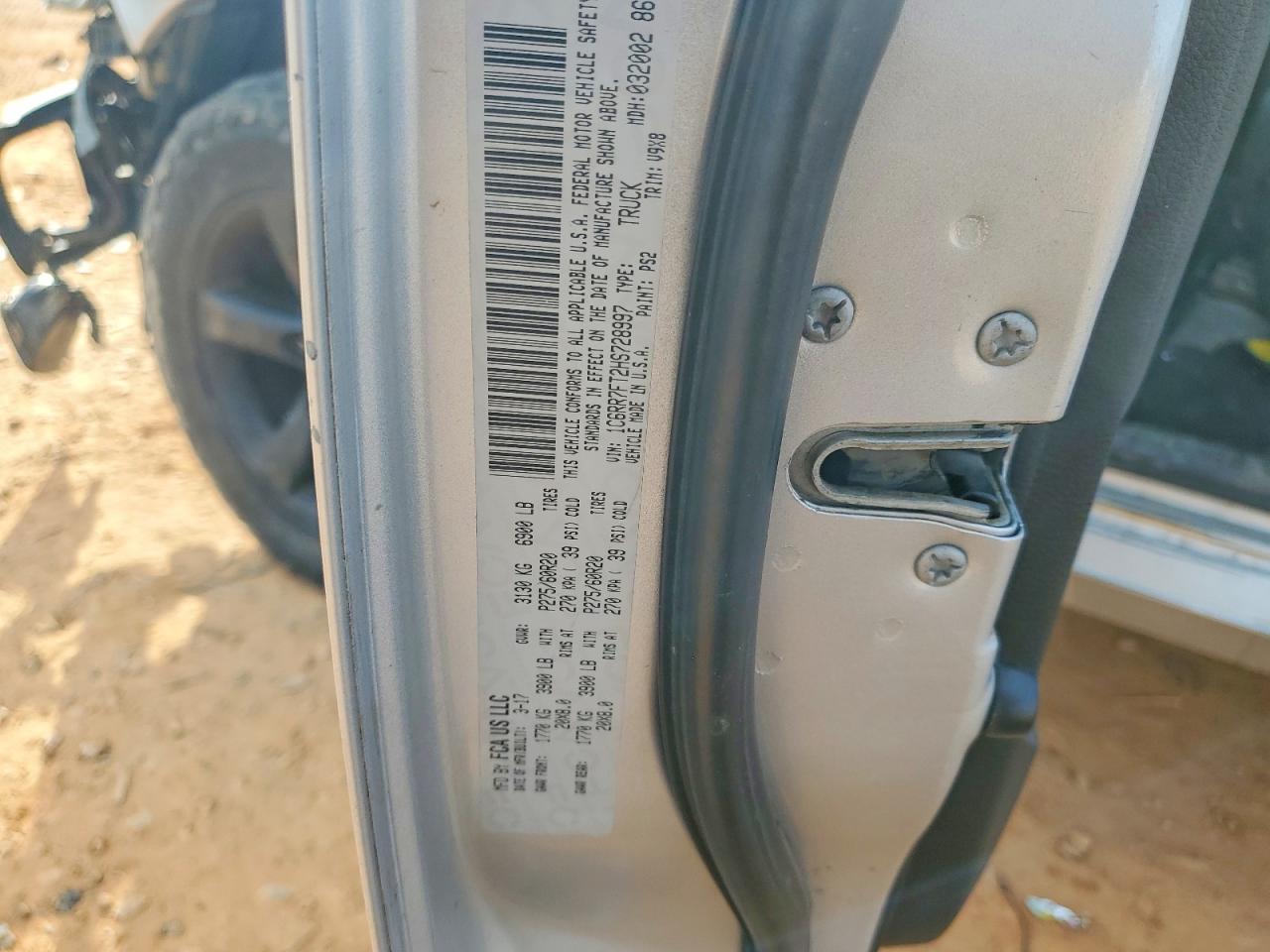 2017 RAM 1500 ST photo 12