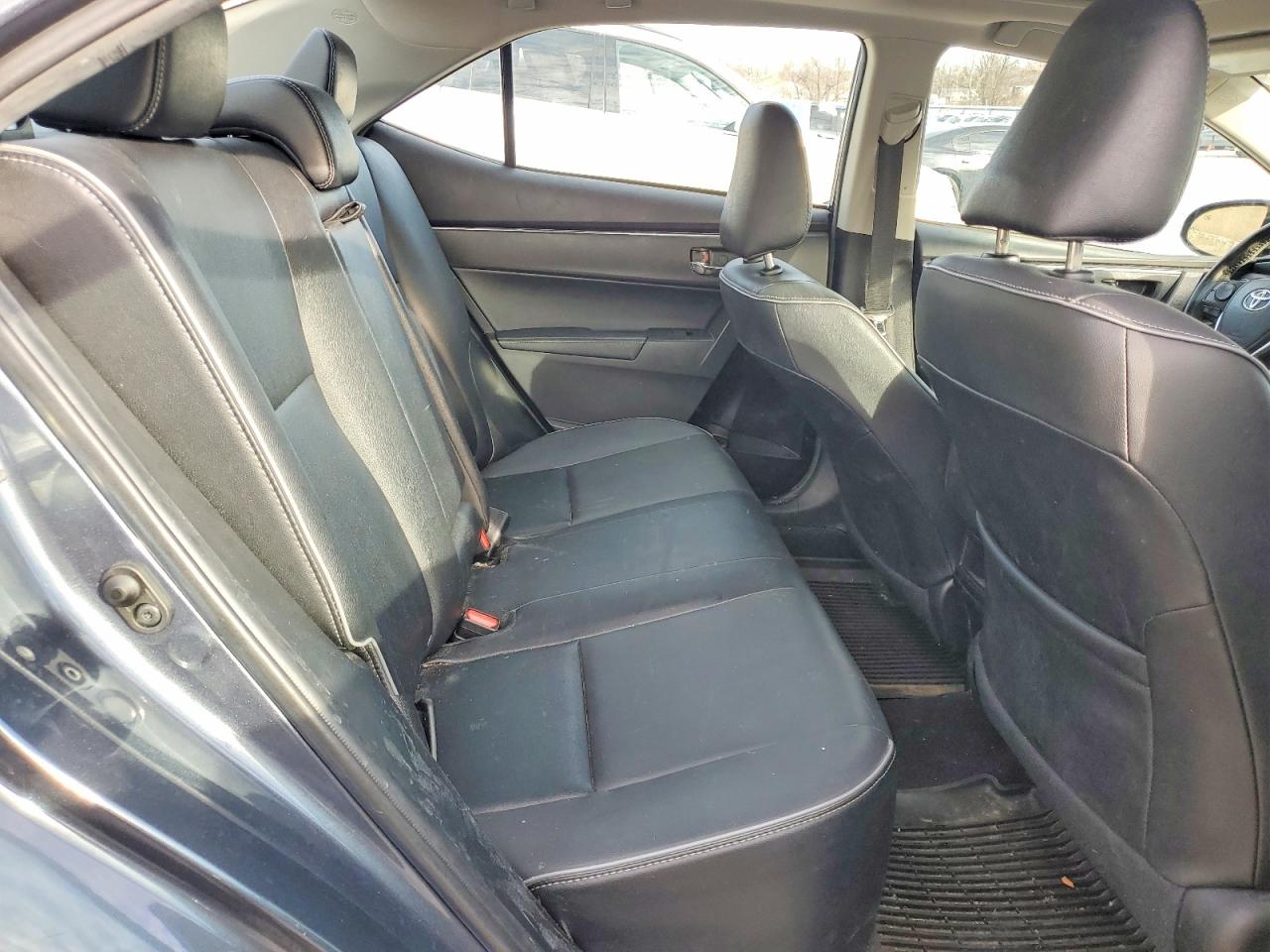 2019 TOYOTA COROLLA L photo 10