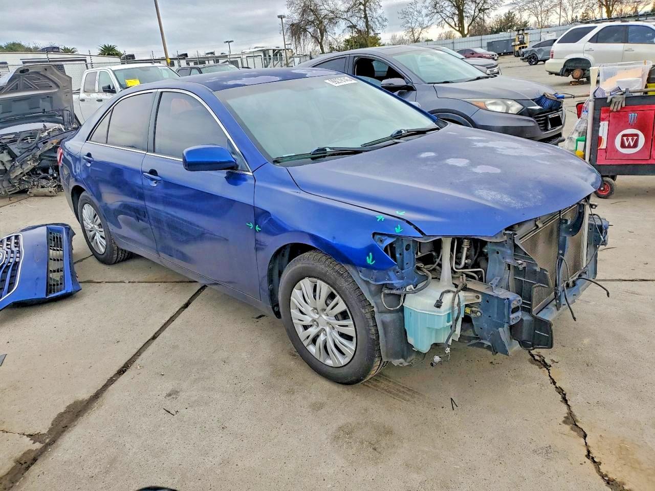 2011 TOYOTA CAMRY BASE photo 4