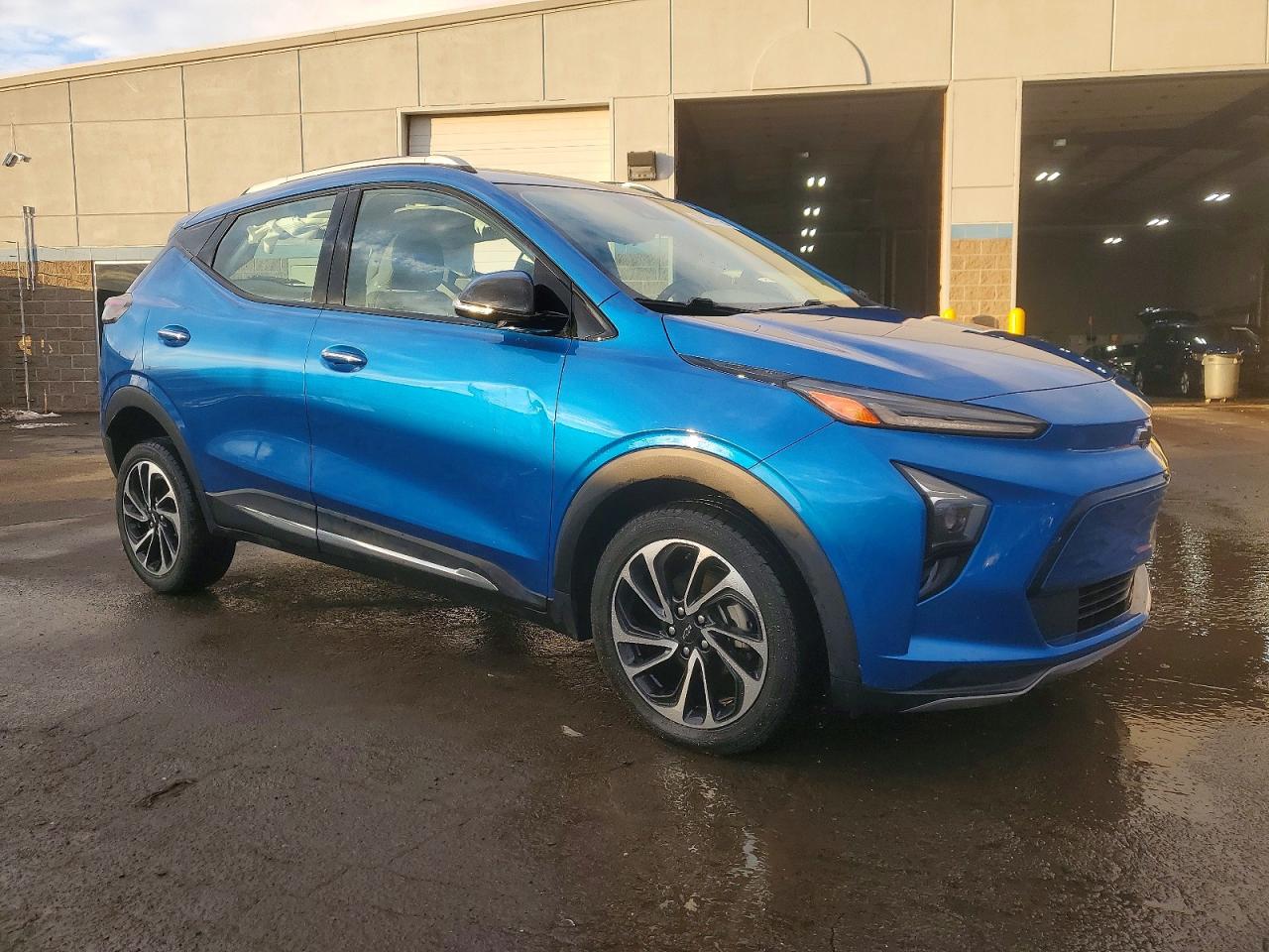 2023 CHEVROLET BOLT EUV PREMIER photo 4