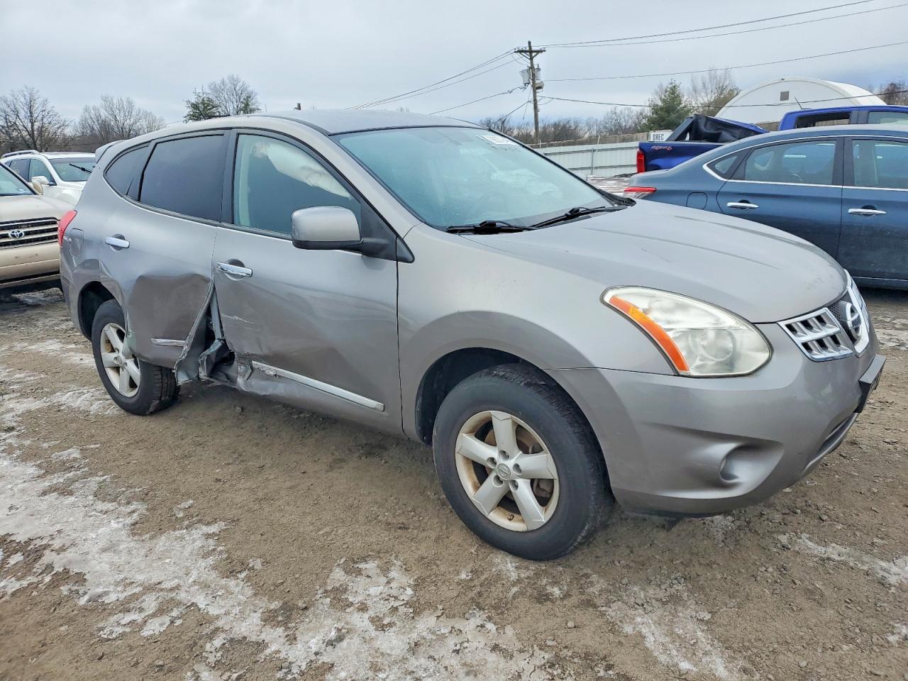 2013 NISSAN ROGUE S photo 4