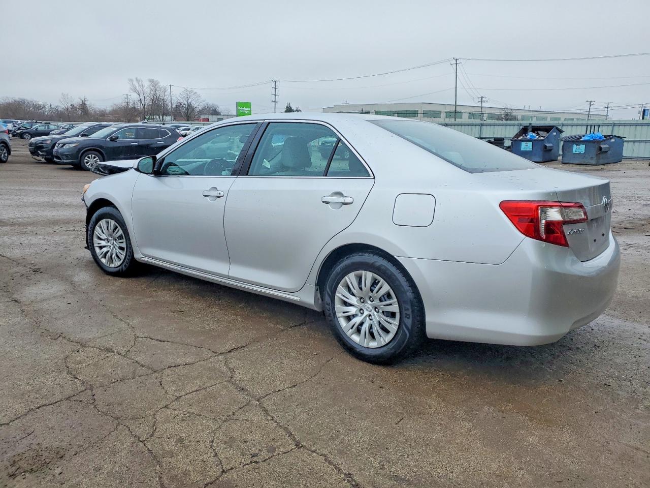 2014 TOYOTA CAMRY L photo 2