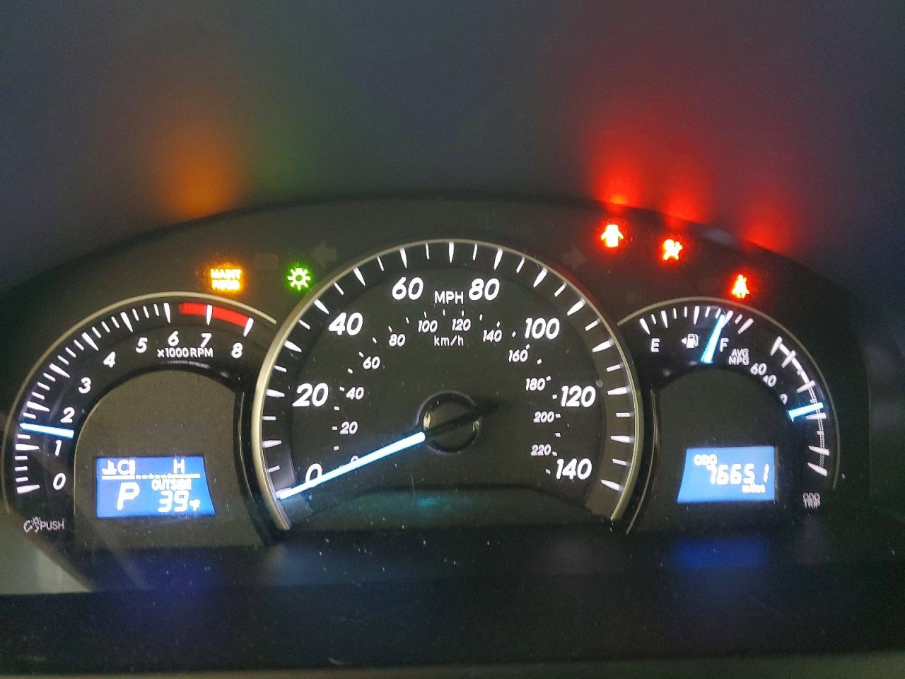 2014 TOYOTA CAMRY L photo 9