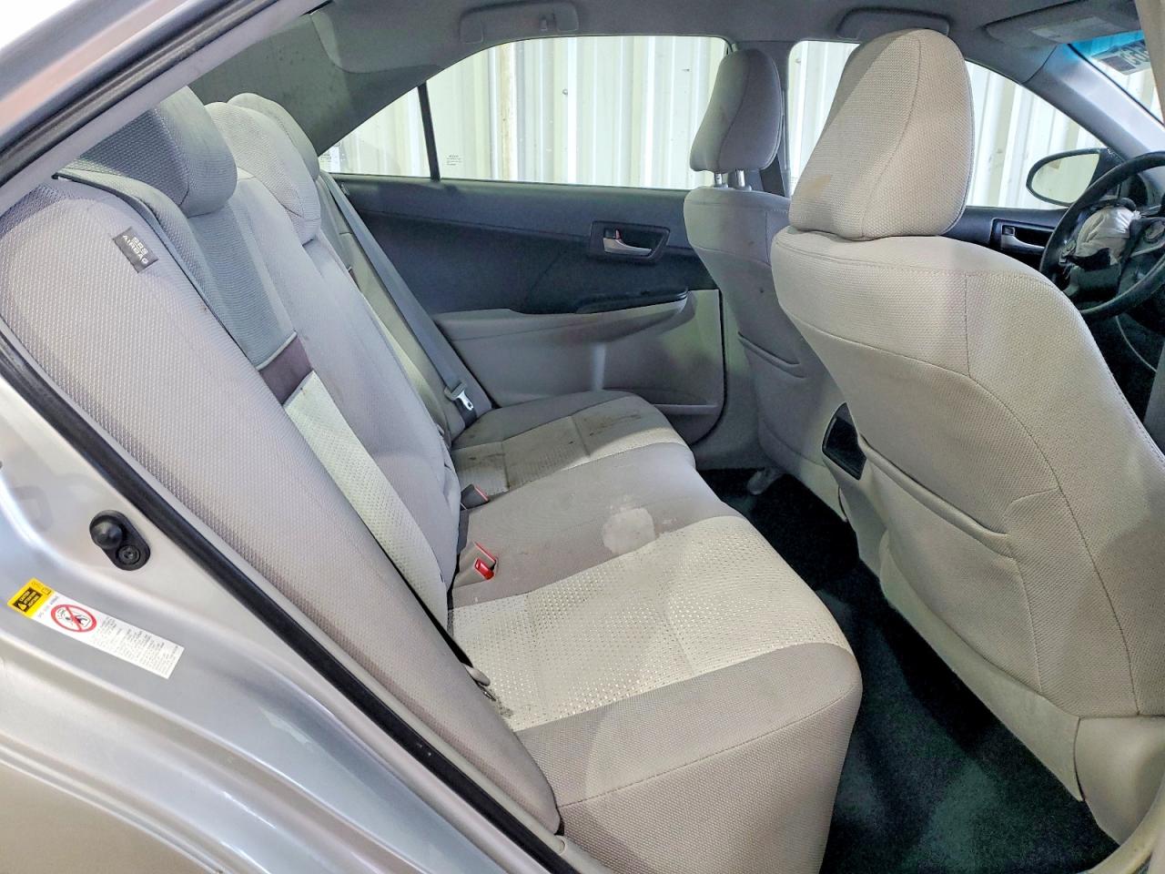 2014 TOYOTA CAMRY L photo 10