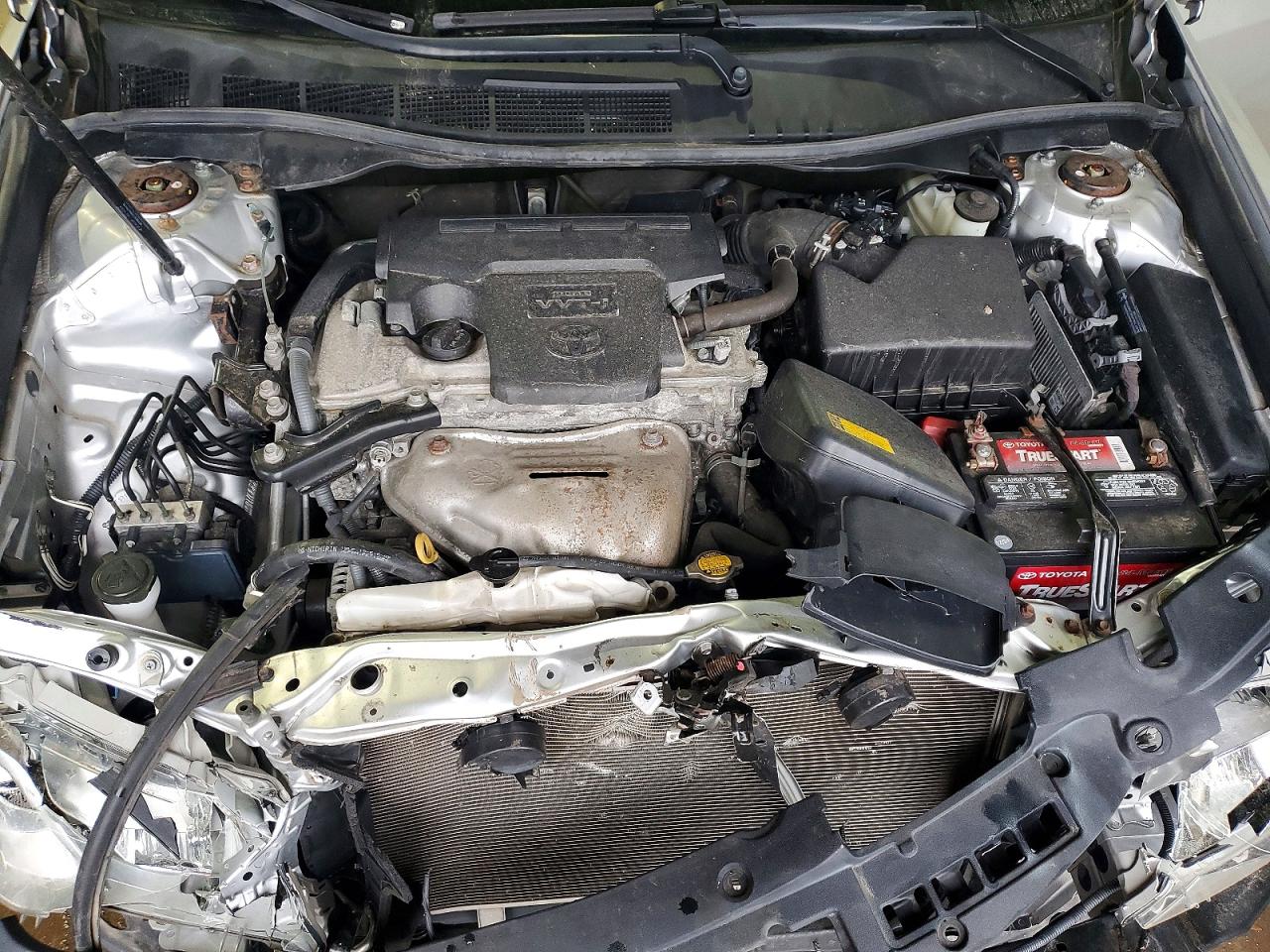 2014 TOYOTA CAMRY L photo 11