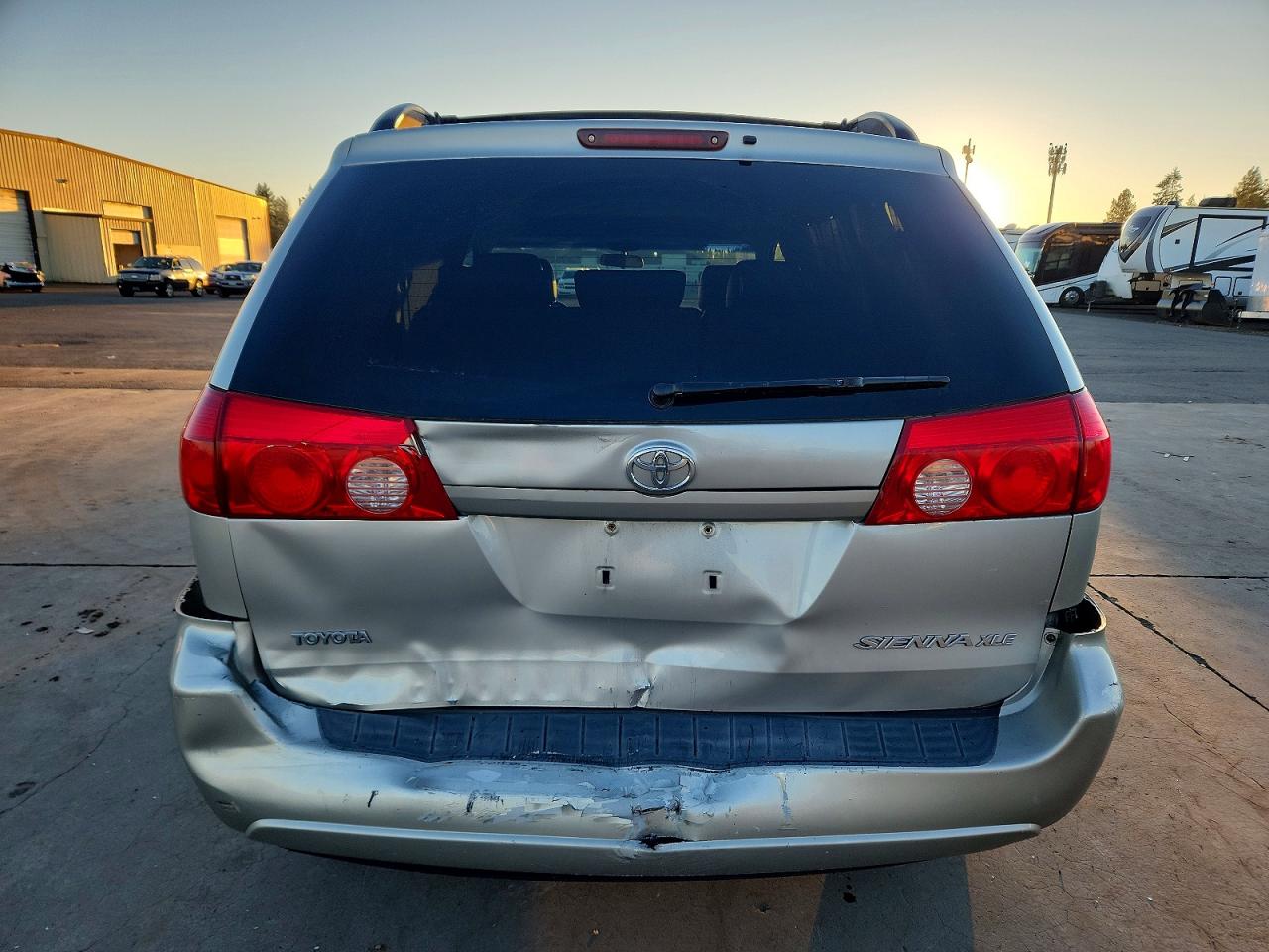 2007 TOYOTA SIENNA XLE photo 6