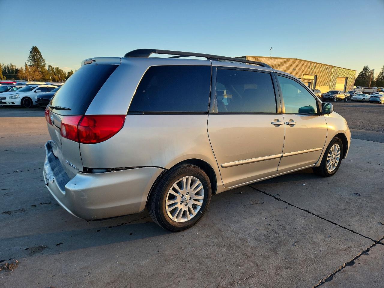 2007 TOYOTA SIENNA XLE photo 3