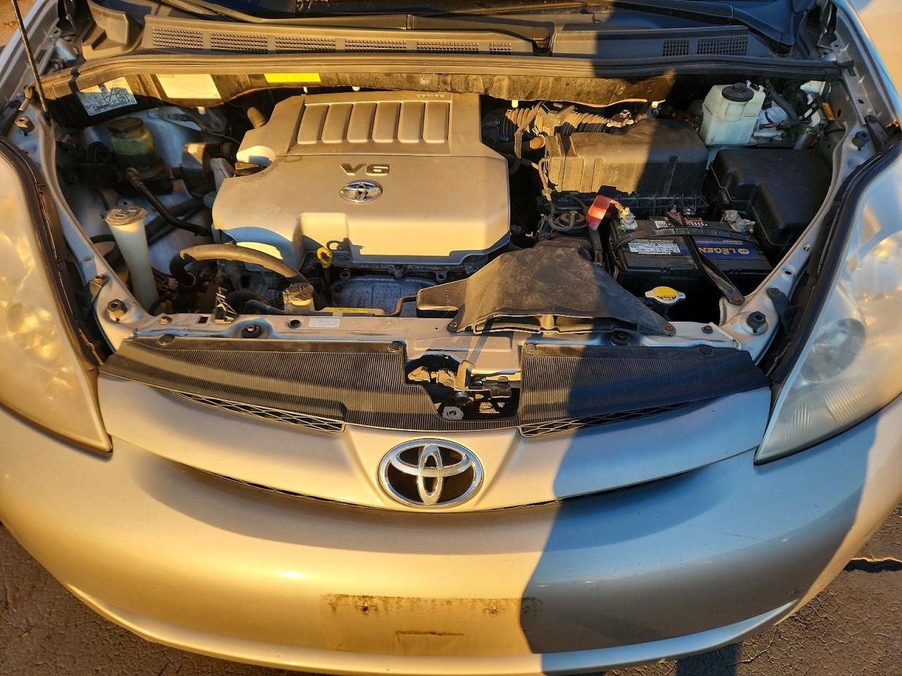 2007 TOYOTA SIENNA XLE photo 11