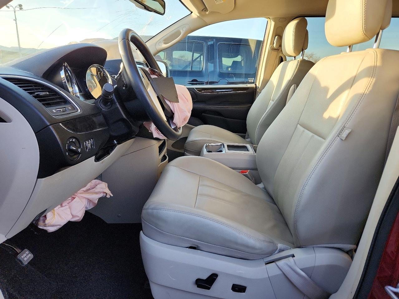 2013 CHRYSLER TOWN & COUNTRY TOURING photo 7