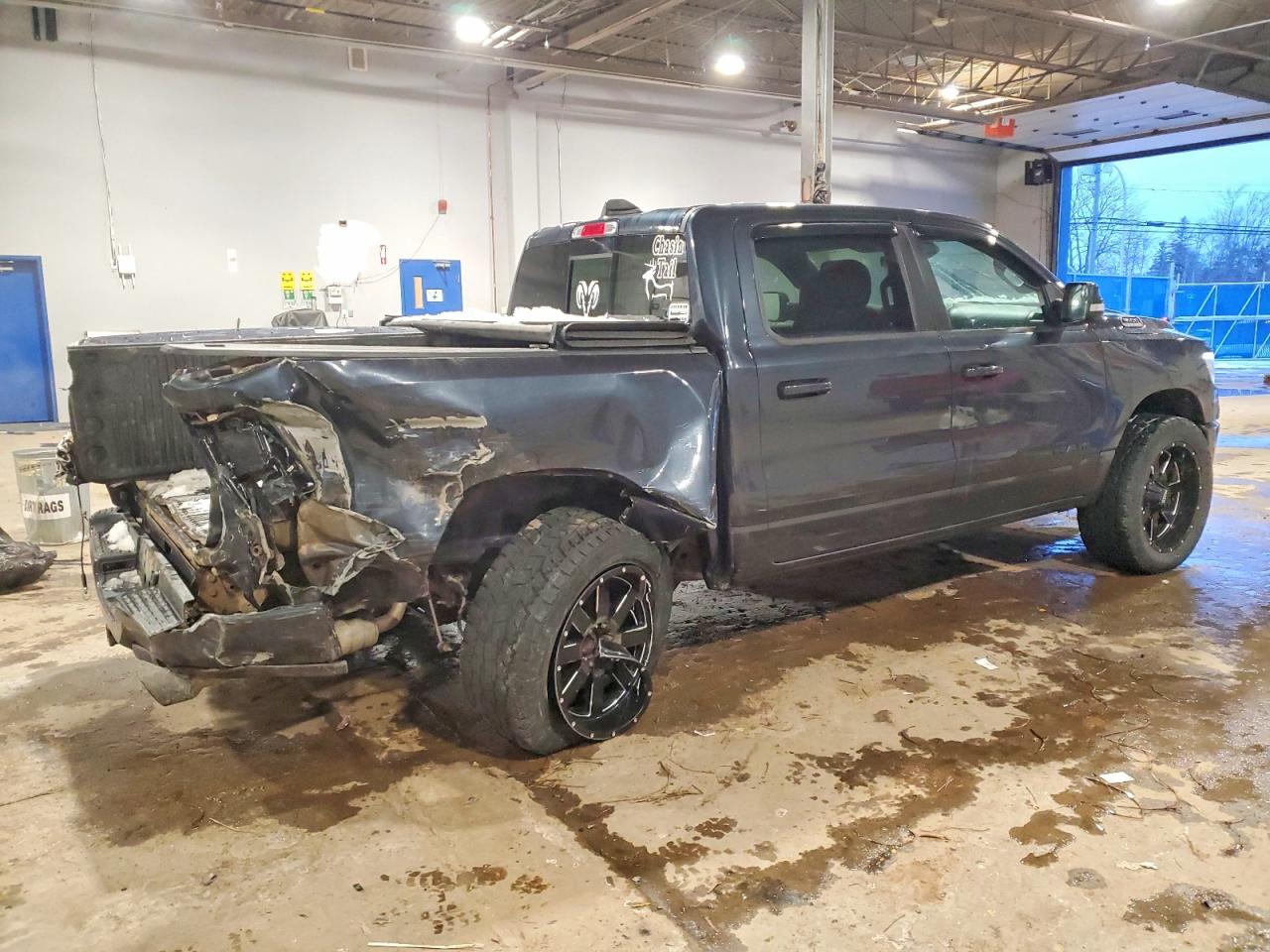 2021 RAM 1500 SPORT photo 3