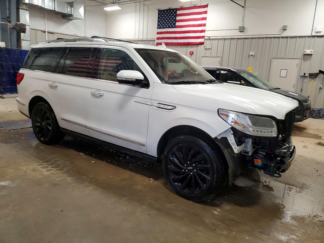 2020 LINCOLN NAVIGATOR RESERVE photo 4