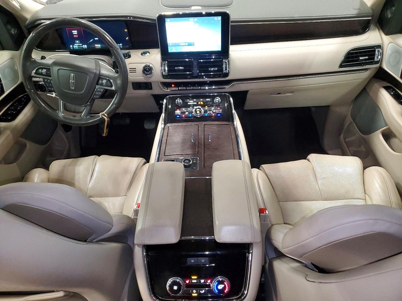 2020 LINCOLN NAVIGATOR RESERVE photo 8