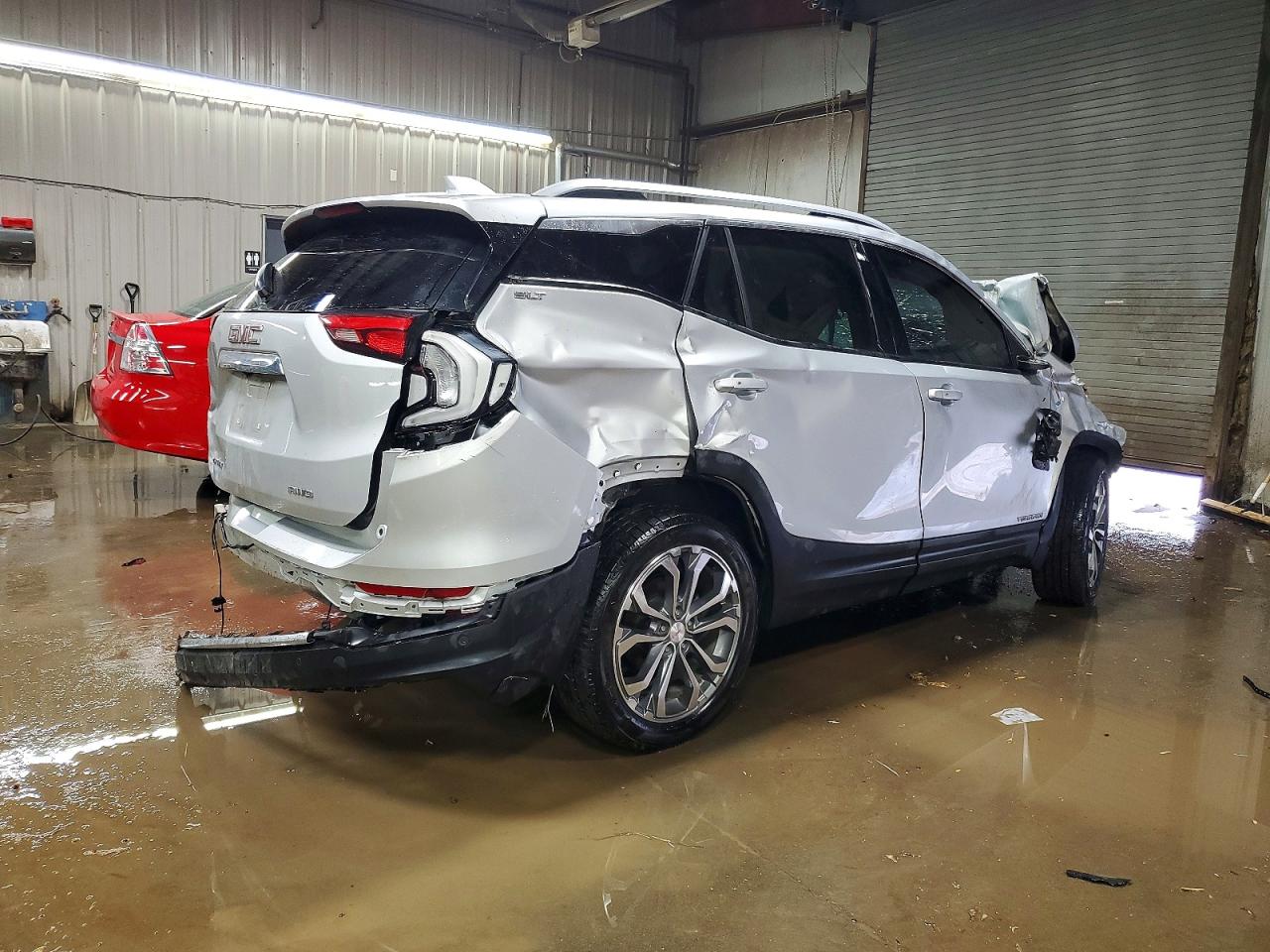 2018 GMC TERRAIN SLT photo 3