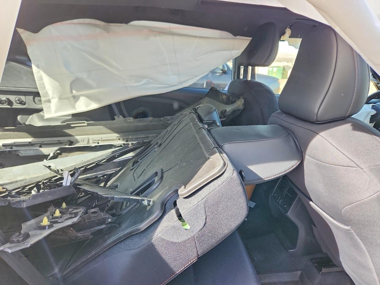 2025 SUBARU FORESTER TOURING photo 11
