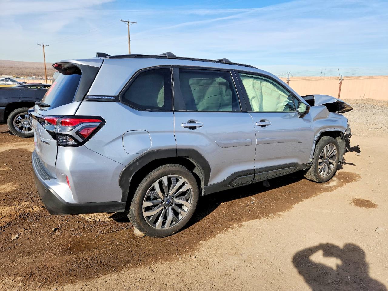 2025 SUBARU FORESTER TOURING photo 3