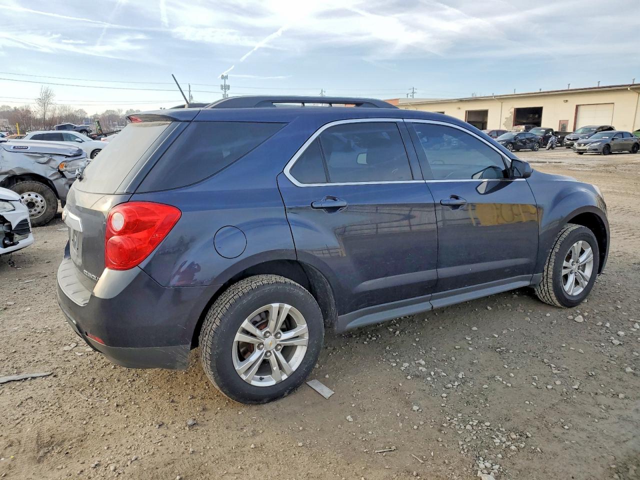 2015 CHEVROLET EQUINOX LT photo 3