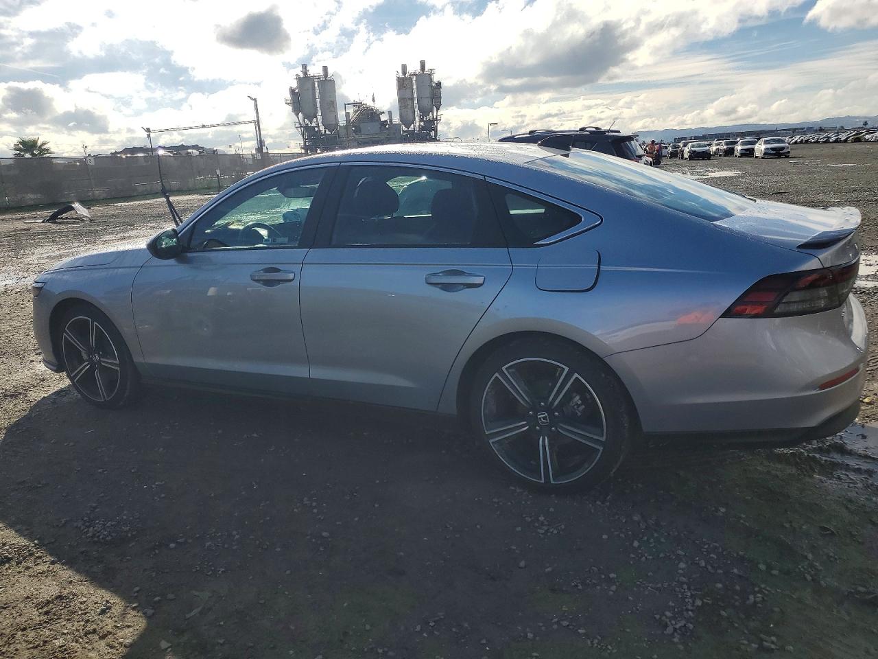 2025 HONDA ACCORD HYBRID SPORT photo 2