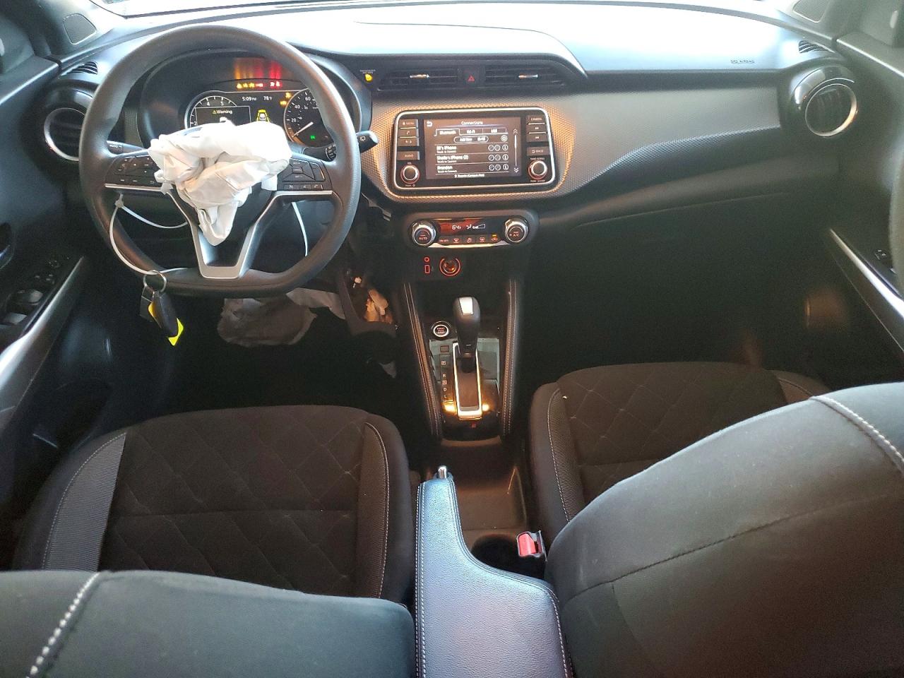 2020 NISSAN KICKS SV photo 8