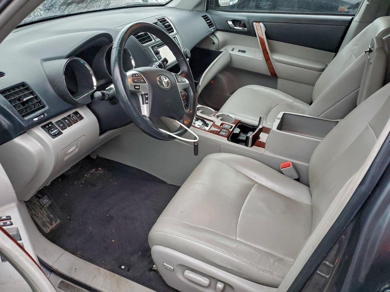 2013 TOYOTA HIGHLANDER LIMITED photo 7