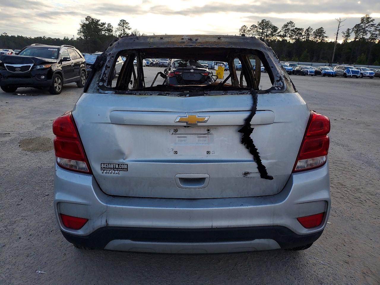 2021 CHEVROLET TRAX 1LT photo 6