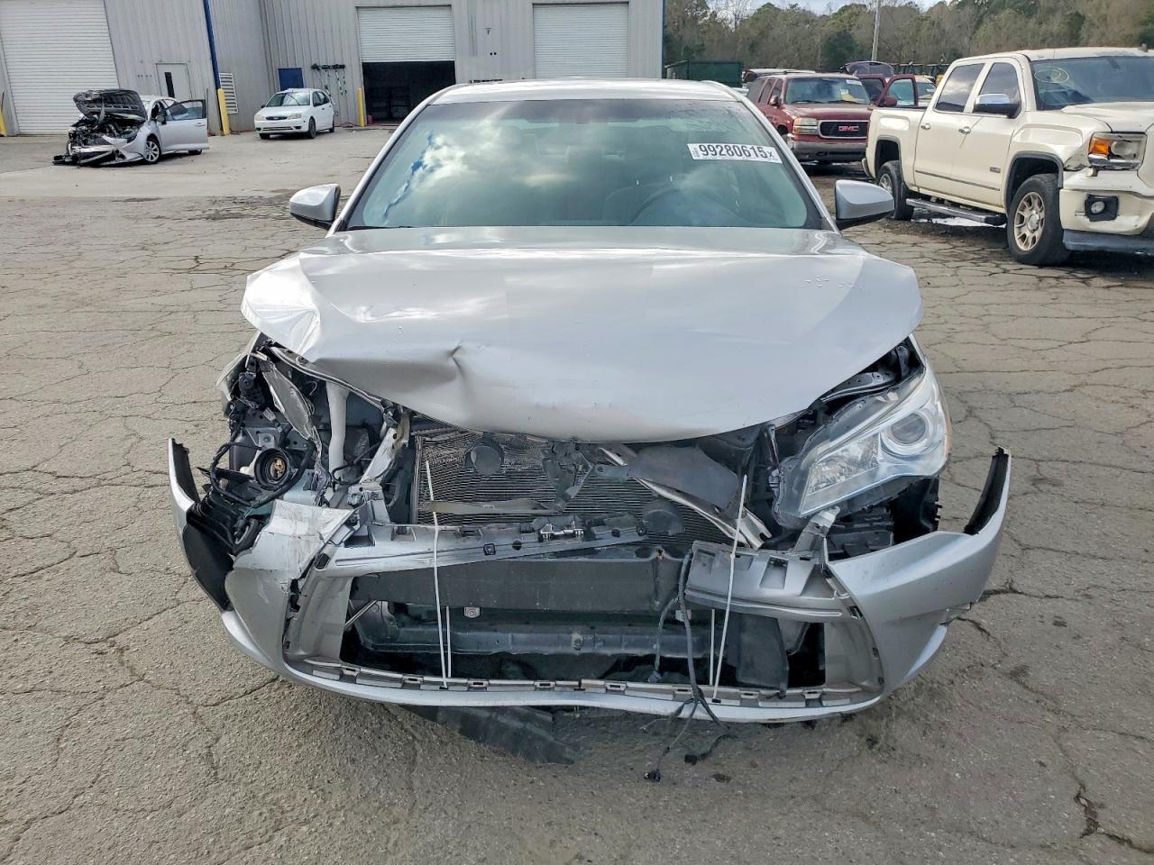 2017 TOYOTA CAMRY LE photo 5