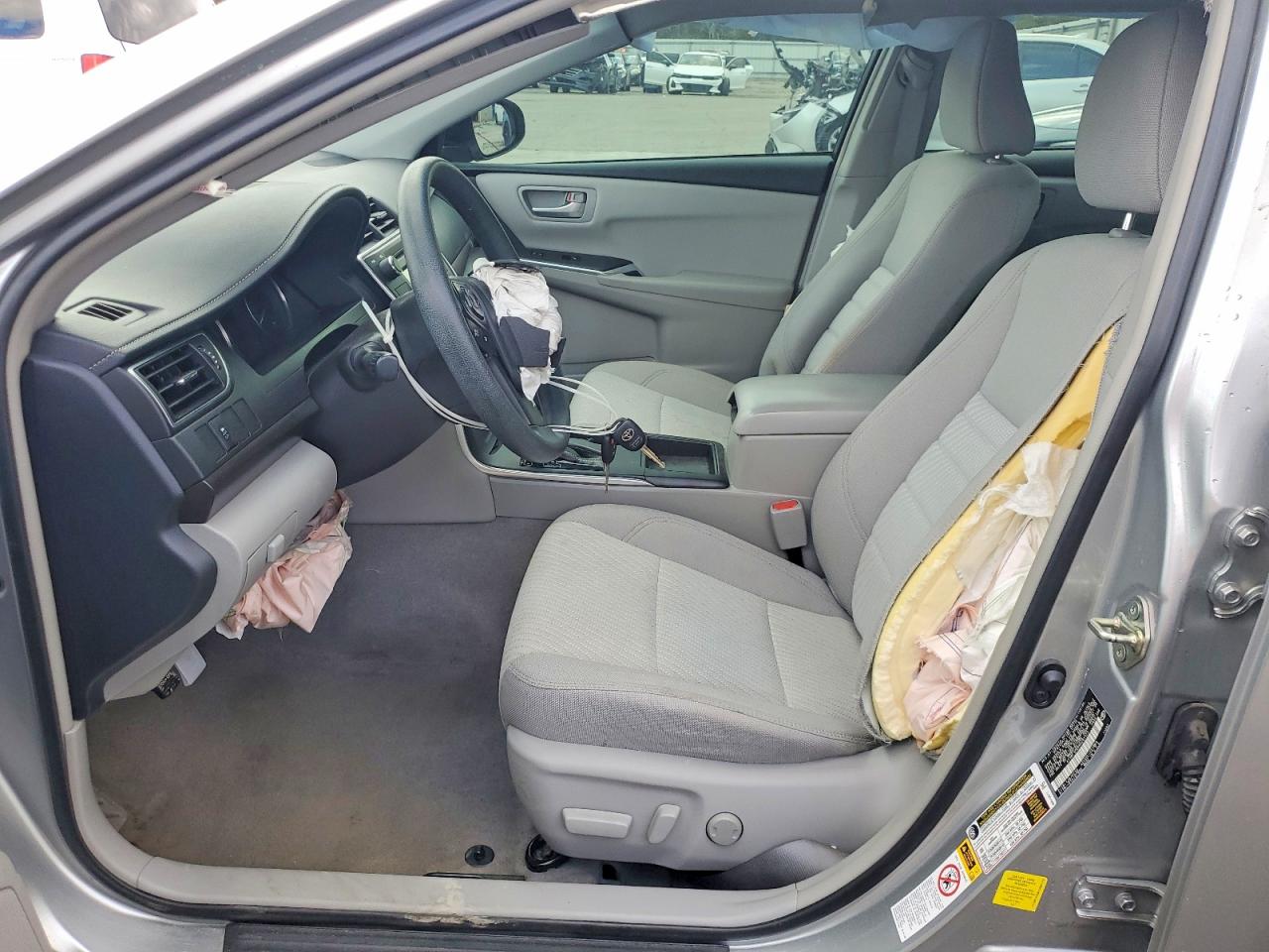2017 TOYOTA CAMRY LE photo 7