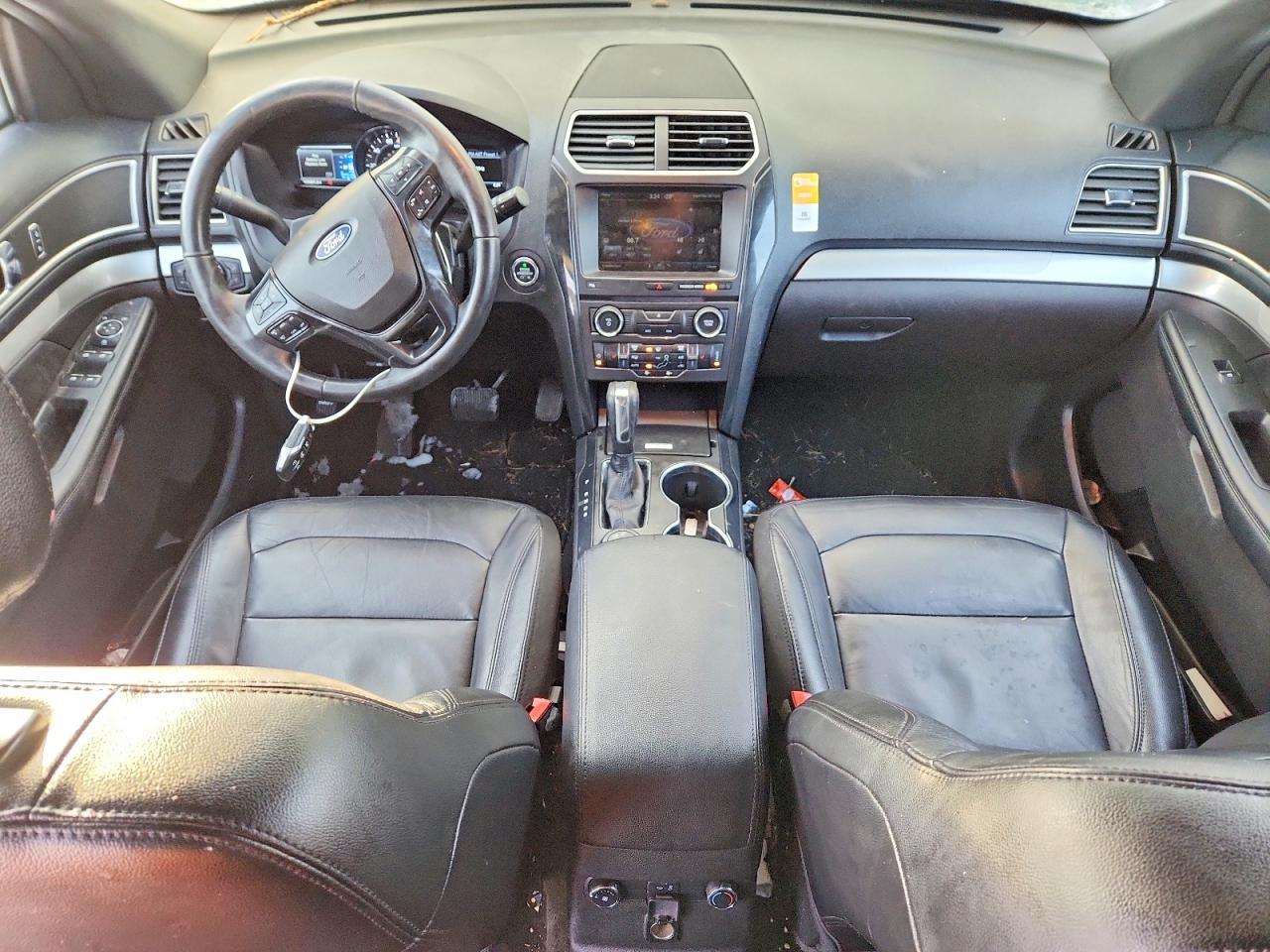 2016 FORD EXPLORER XLT photo 8