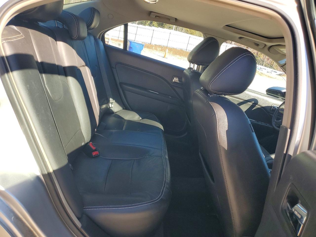 2011 FORD FUSION SEL photo 37