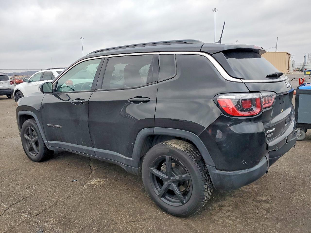 2019 JEEP COMPASS LATITUDE photo 2