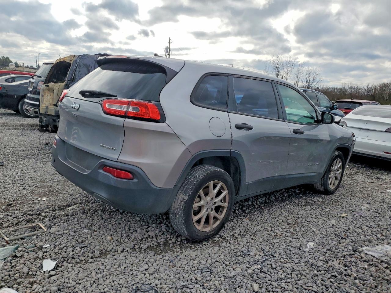 2015 JEEP CHEROKEE SPORT photo 3