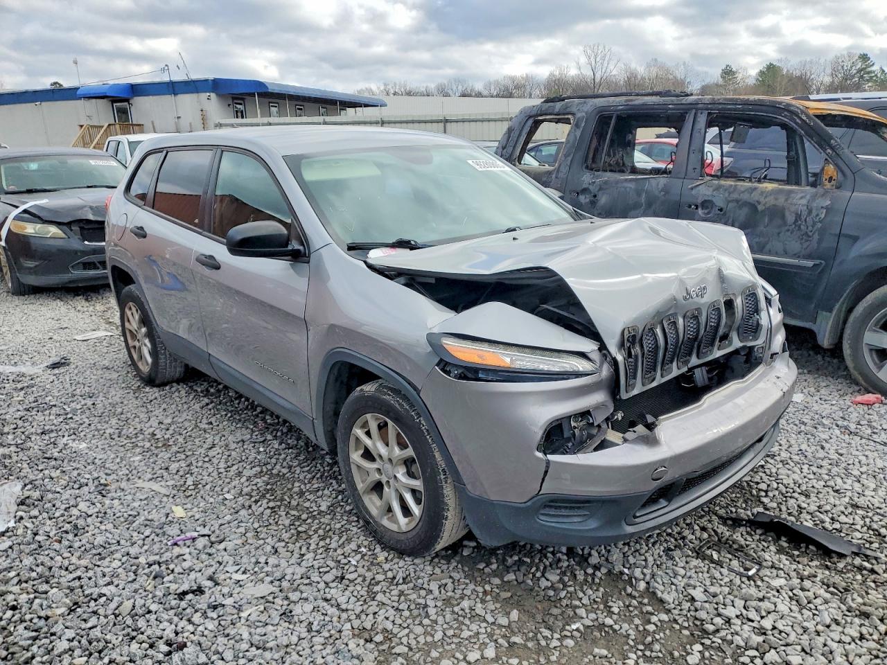 2015 JEEP CHEROKEE SPORT photo 4