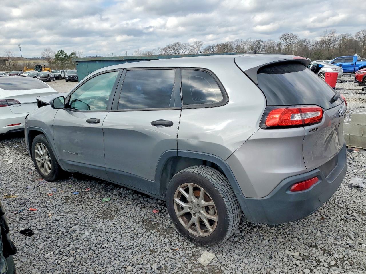 2015 JEEP CHEROKEE SPORT photo 2
