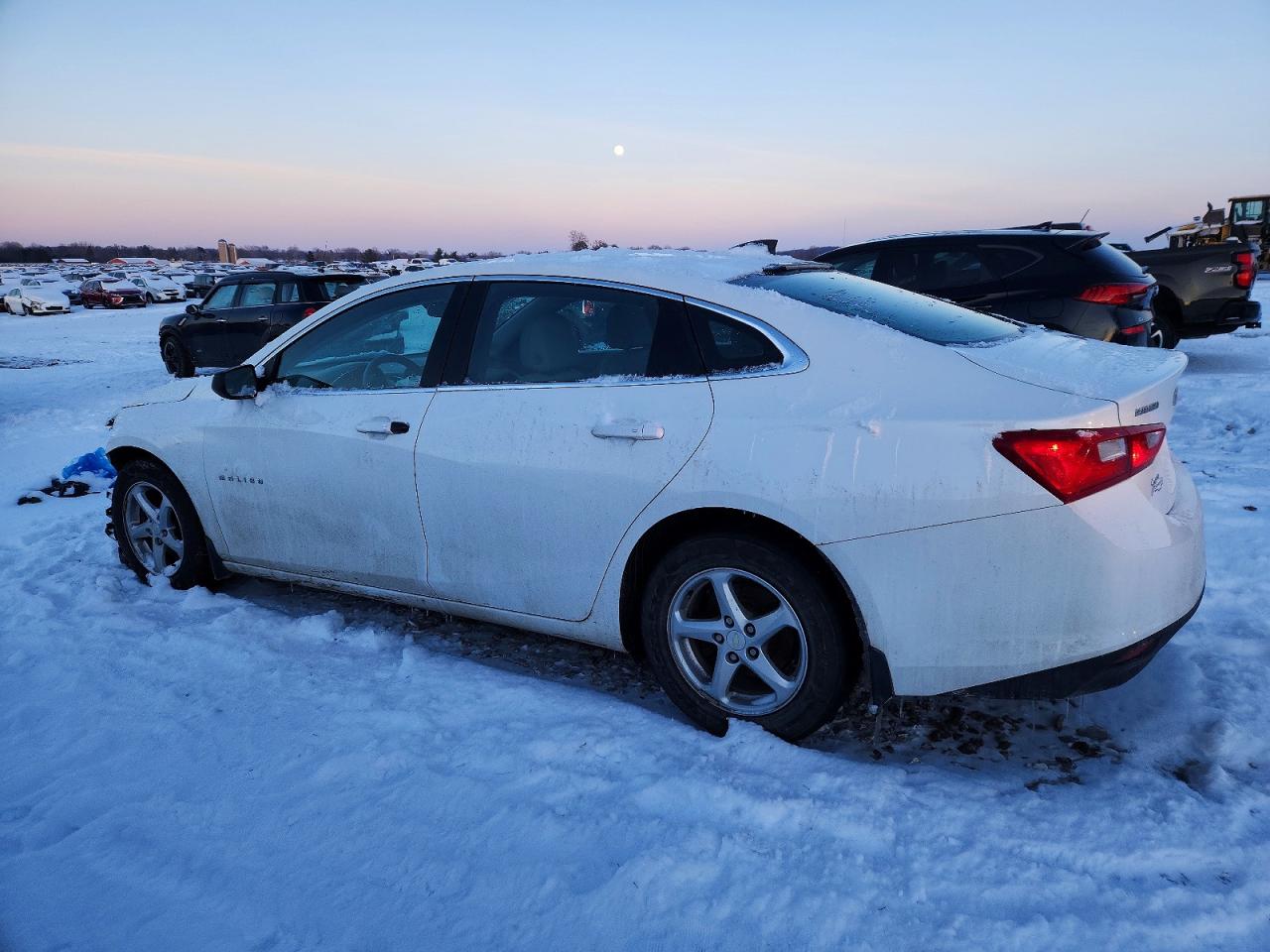 2016 CHEVROLET MALIBU LS photo 4