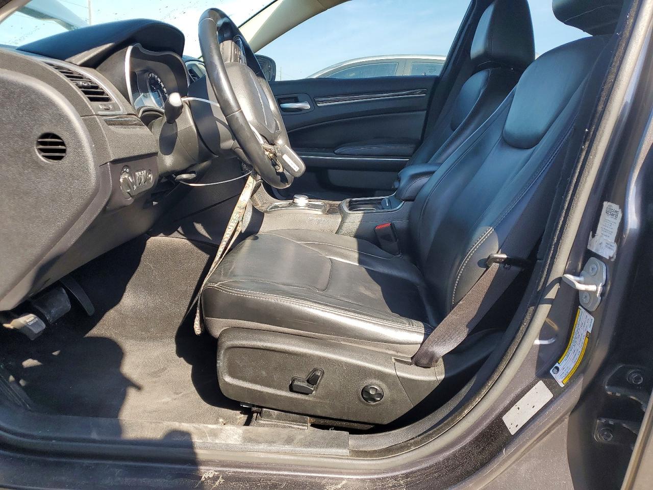 2015 CHRYSLER 300 LIMITED photo 7