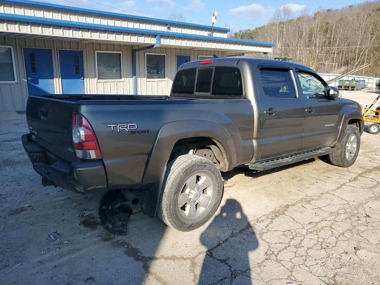 2012 TOYOTA TACOMA photo 3