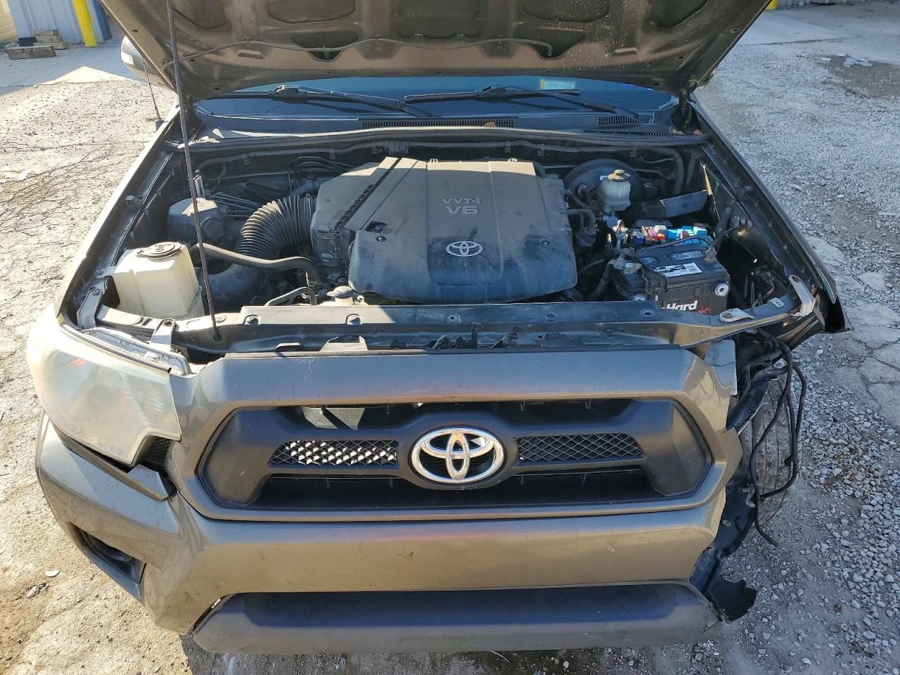 2012 TOYOTA TACOMA photo 11