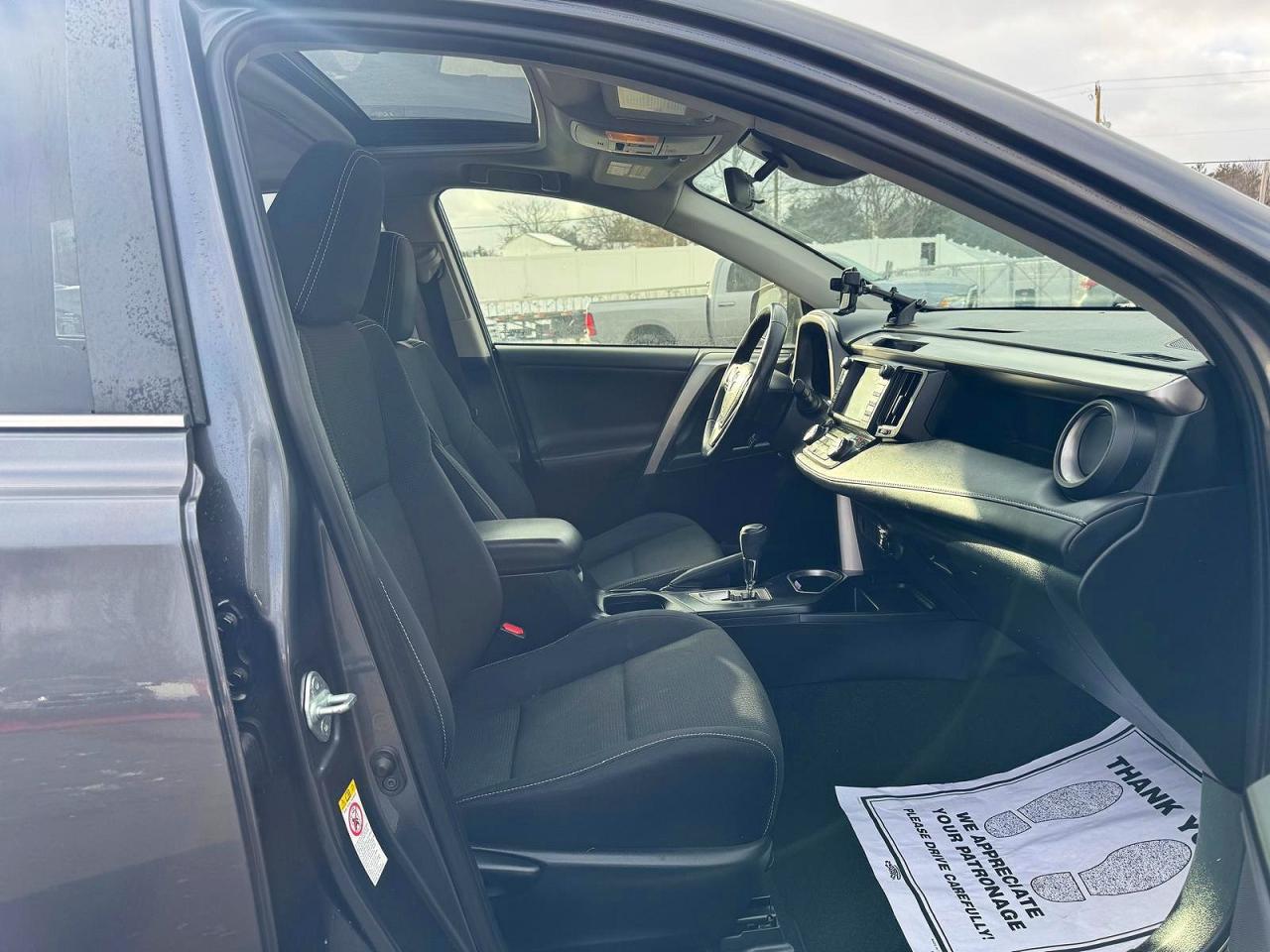 2016 TOYOTA RAV4 XLE photo 9
