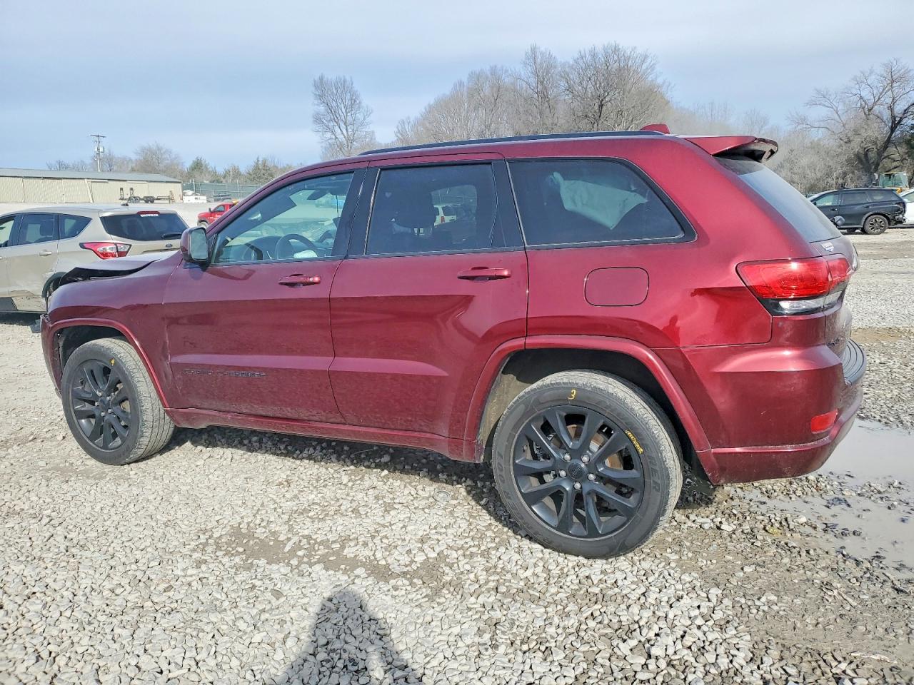 2019 JEEP GRAND CHEROKEE LAREDO photo 2