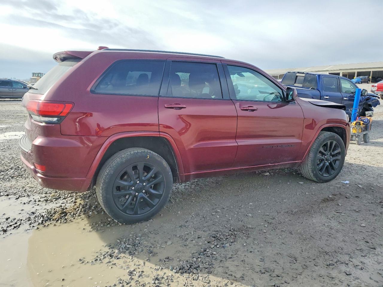 2019 JEEP GRAND CHEROKEE LAREDO photo 3