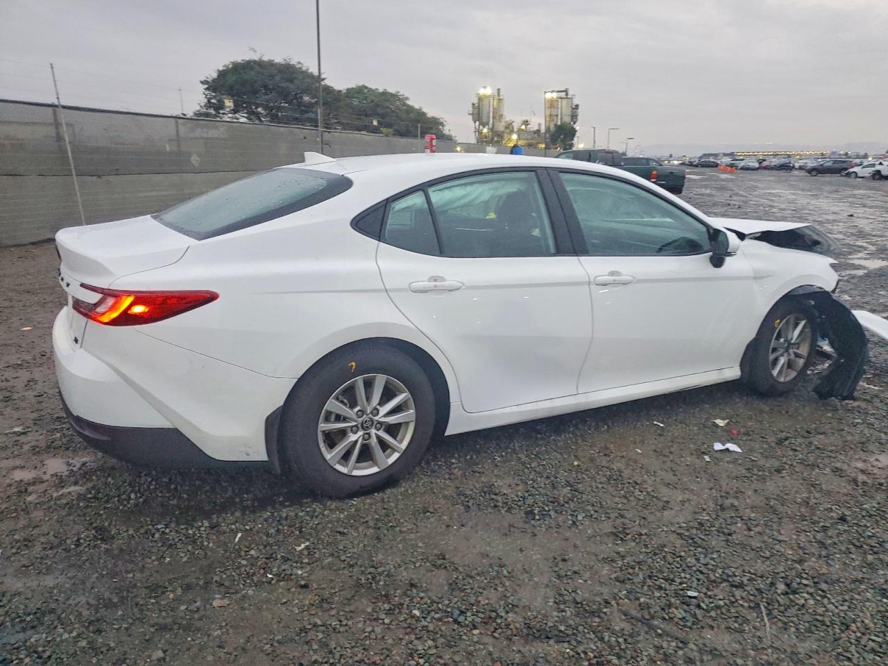 2026 TOYOTA CAMRY XSE photo 3