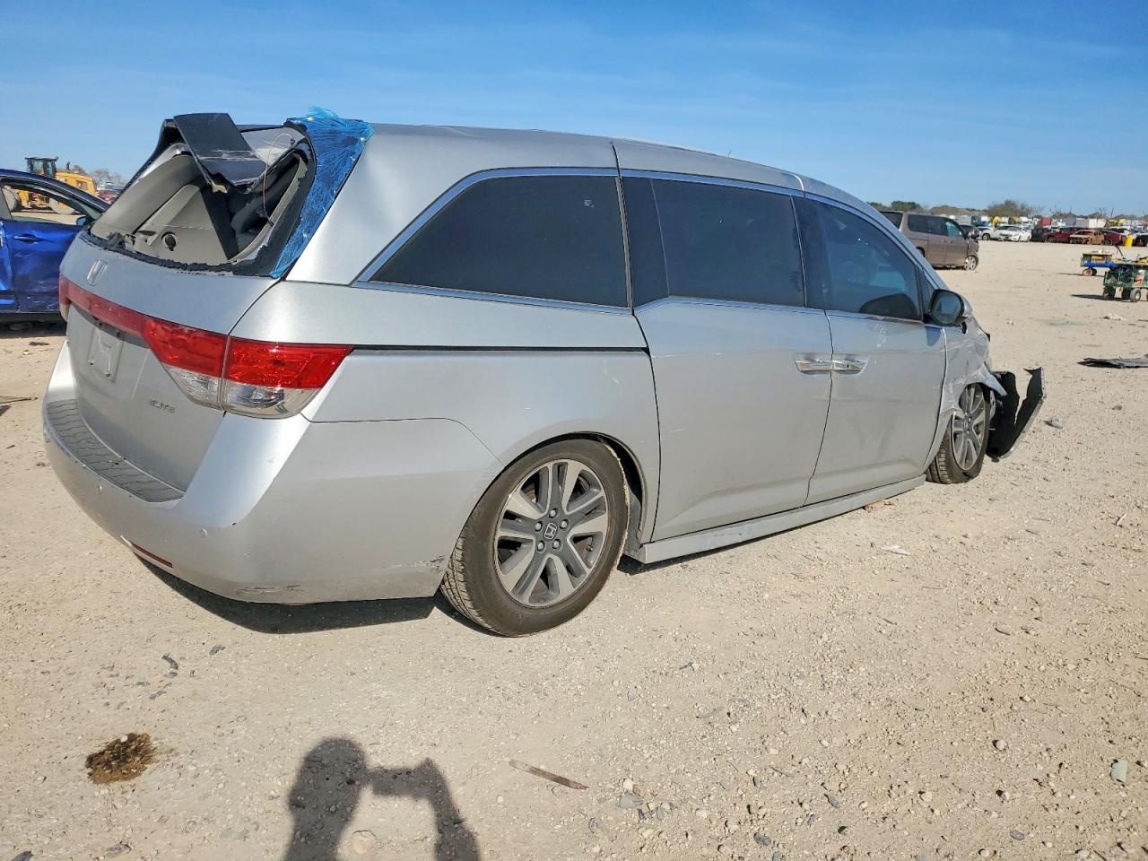 2014 HONDA ODYSSEY TOURING photo 3