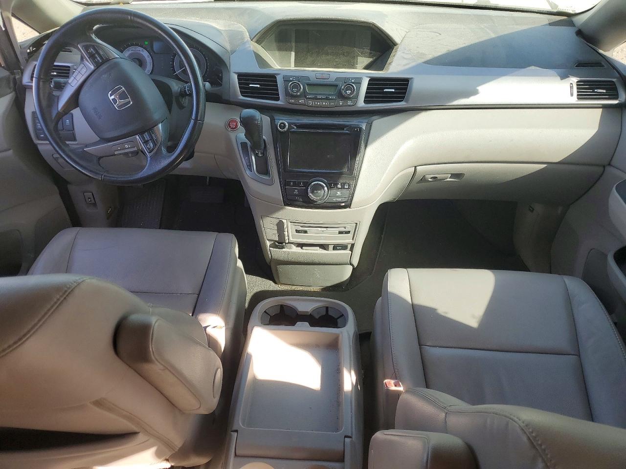 2014 HONDA ODYSSEY TOURING photo 8