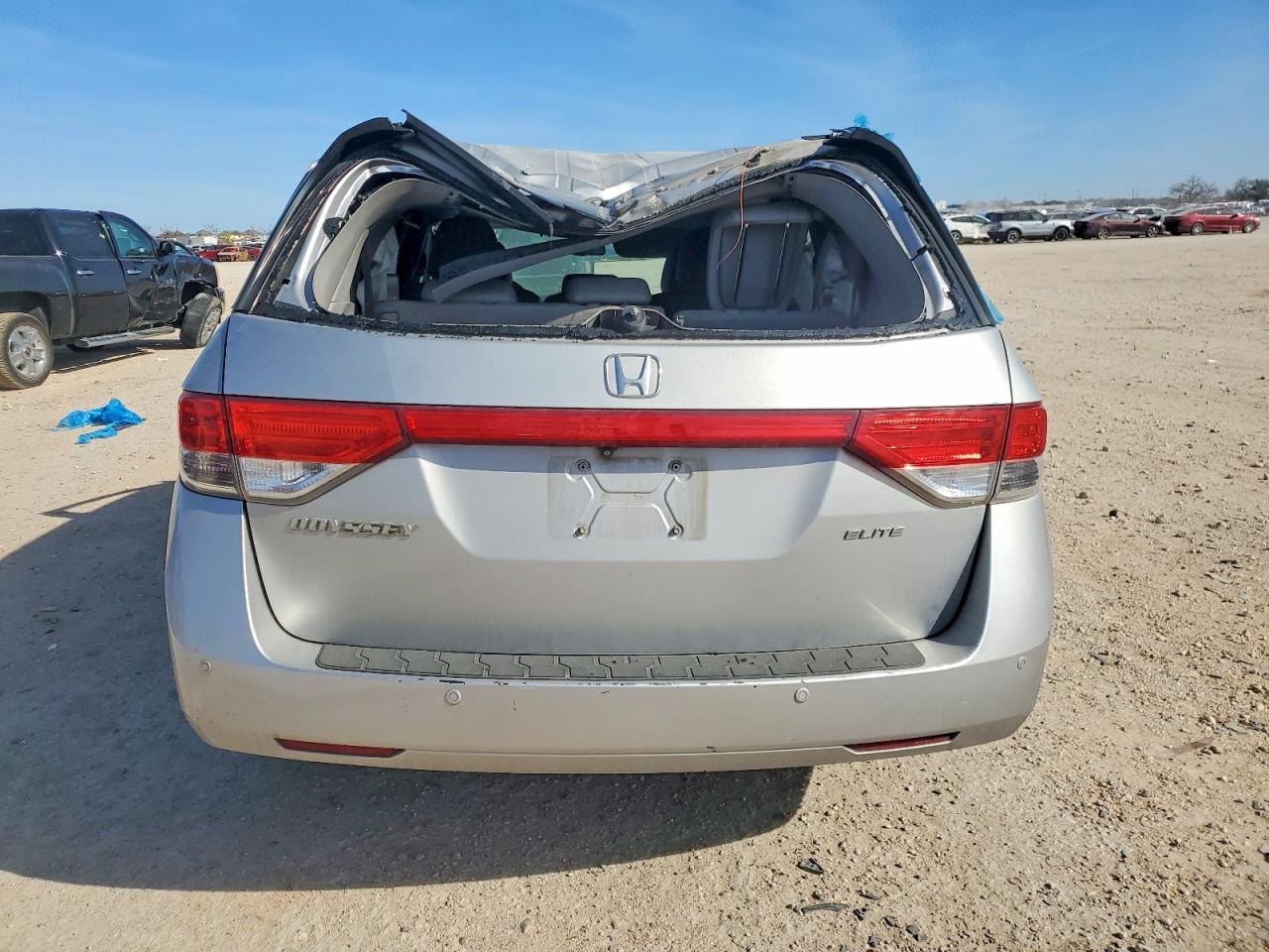 2014 HONDA ODYSSEY TOURING photo 6